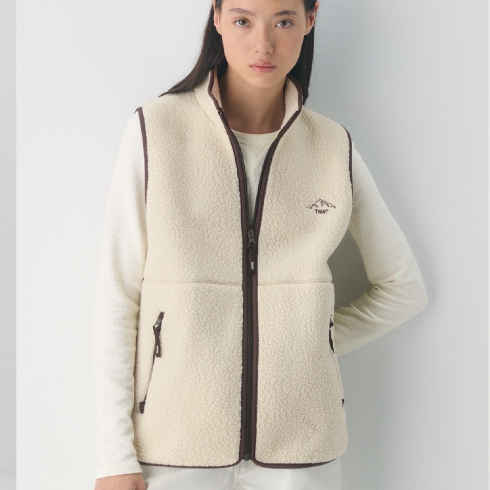 Aritzia TNA Off-White and Dark Brown Fleece Polartec Mockneck vest NWT
